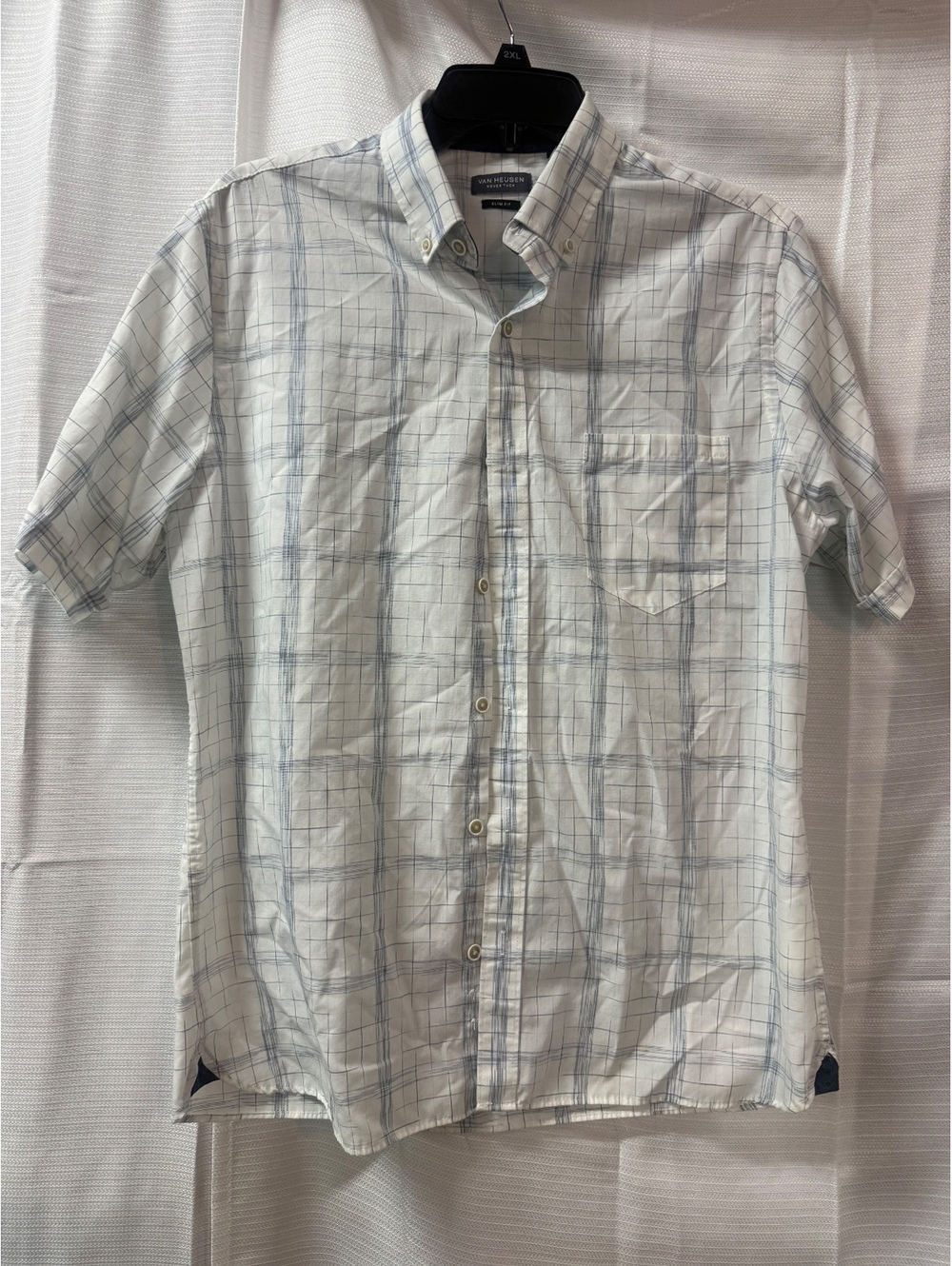 Van Heusen Men's Slim Fit Never Tuck Short Sleeve Button-Up Shirt, Size M